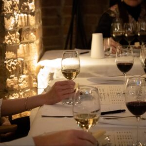 Vinprovning med ost och choklad | Stockholm